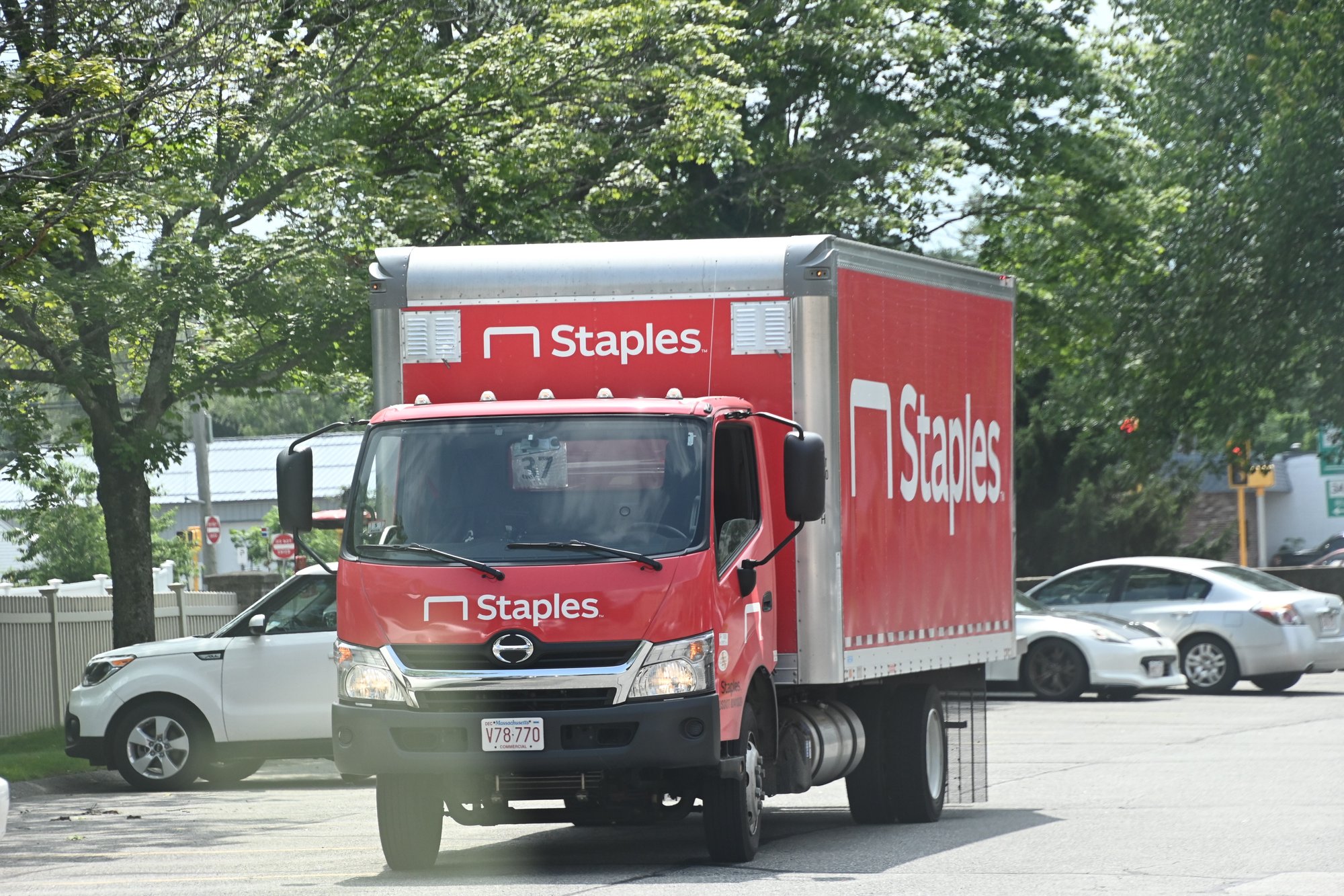 Staples 18ft truck fleet wrap Staples 18ft truck fleet wrap